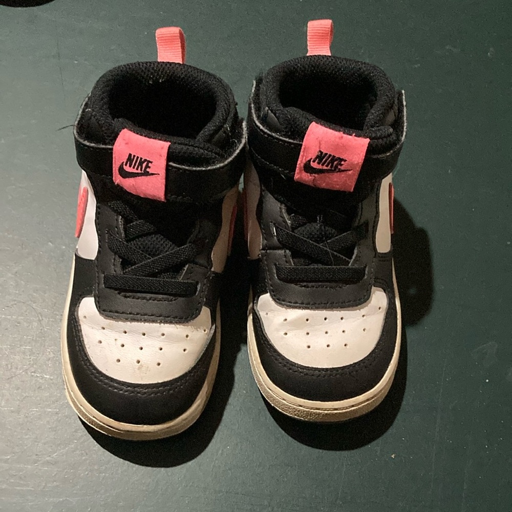 Nike Kids Black and Pink Sneakers